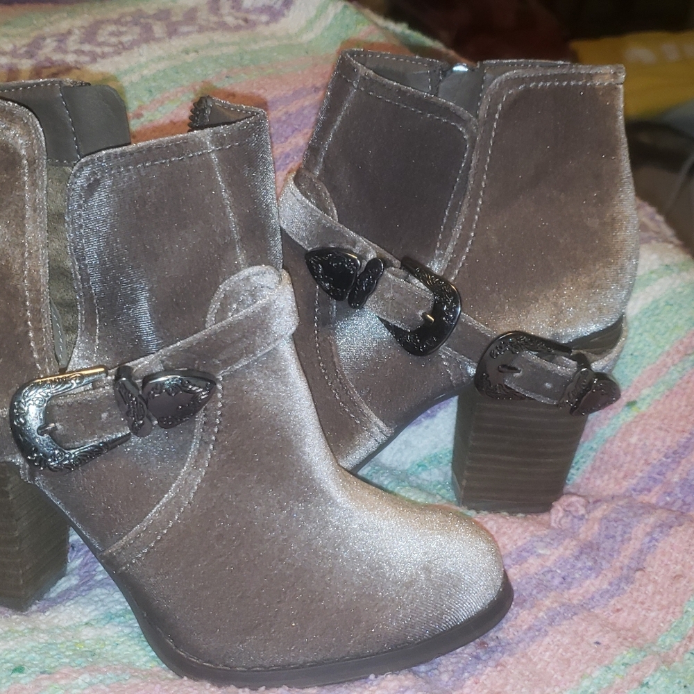Stylish Taupe Ankle Boots with Buckle Detail Size 6